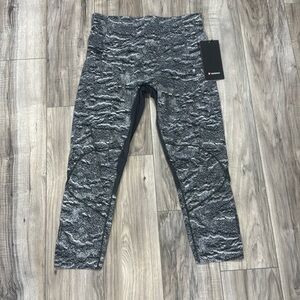 NWT lululemon MENS Surge Tight 22” Leggings L